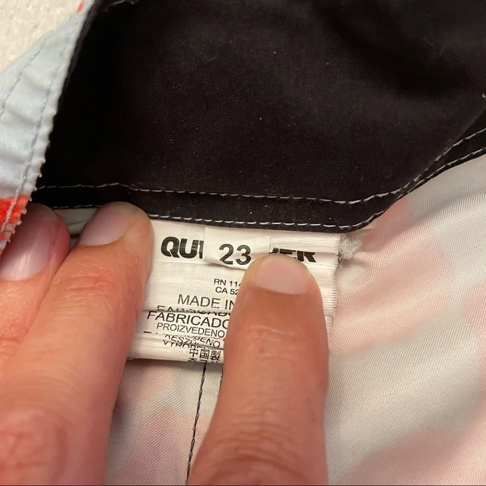 Quicksilver Boardshorts Swim Trunks. Size 23